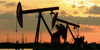 Trading crude oil futures and CFDs
